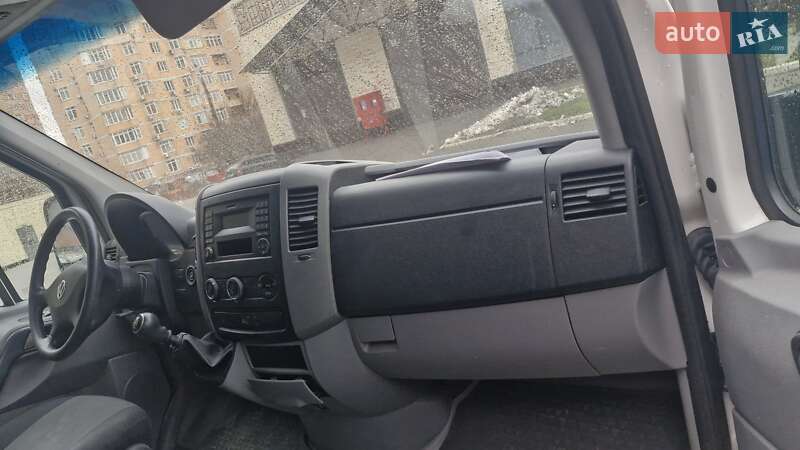 Грузовой фургон Volkswagen Crafter 2015 в Киеве