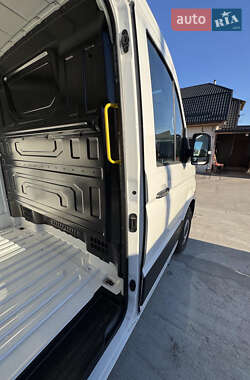 Грузовой фургон Volkswagen Crafter 2023 в 