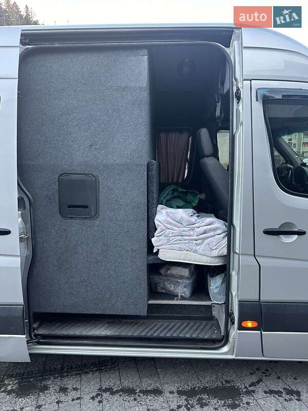 Грузопассажирский фургон Volkswagen Crafter 2008 в Иршаве