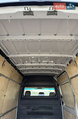 Грузовой фургон Volkswagen Crafter 2012 в 