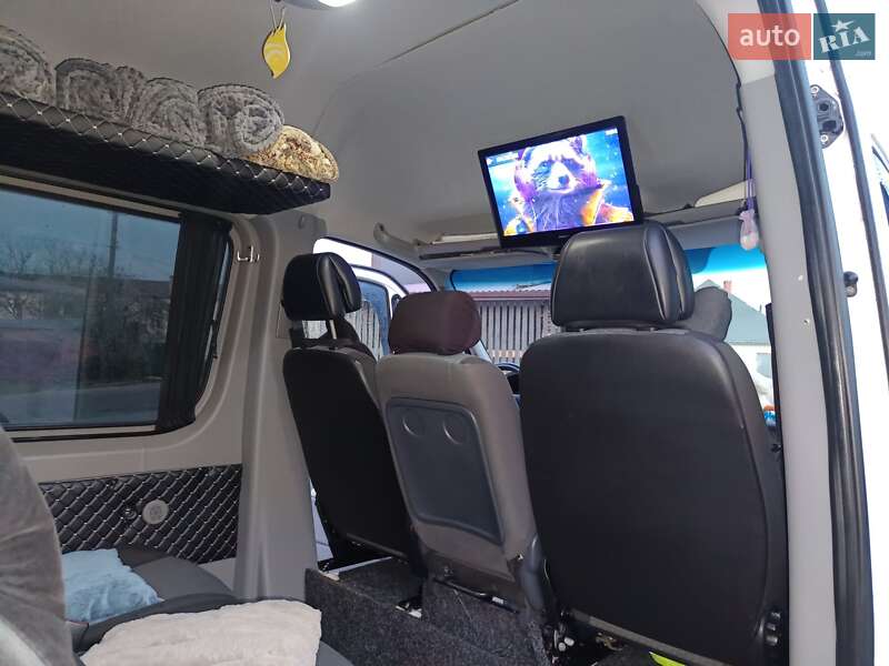 Микроавтобус Volkswagen Crafter 2013 в Старой Выжевке