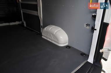 Грузовой фургон Volkswagen Crafter 2022 в 