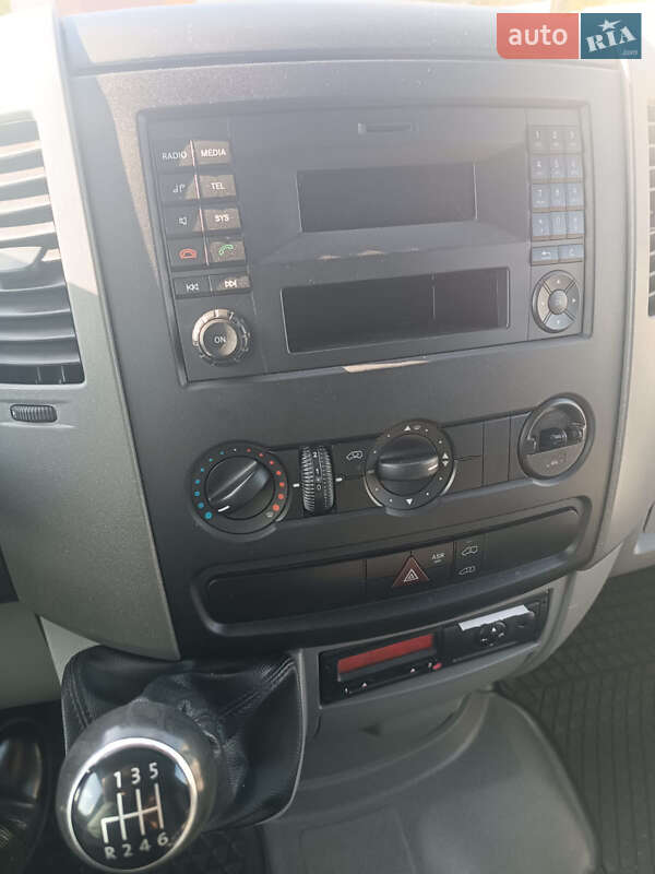 Вантажний фургон Volkswagen Crafter 2014 в Рожище