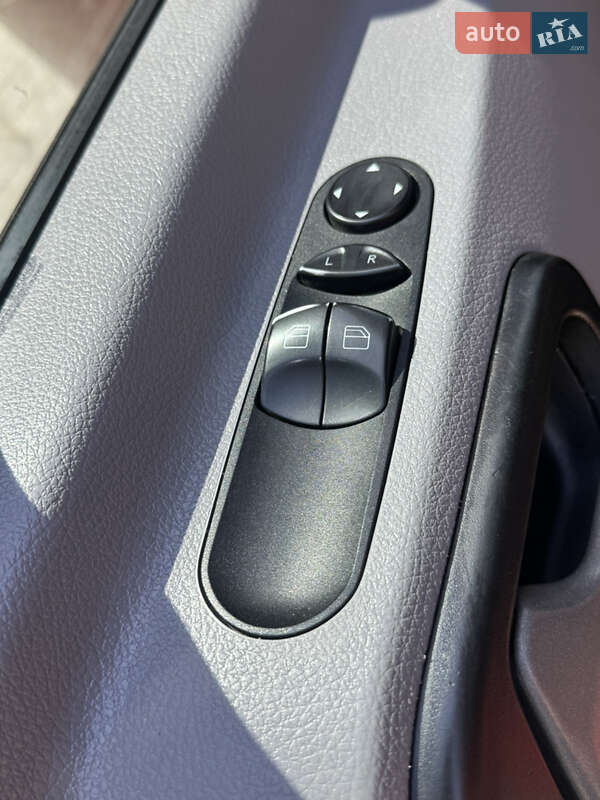 Вантажний фургон Volkswagen Crafter 2010 в Миколаєві