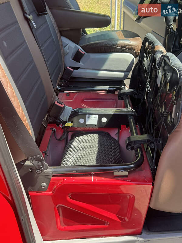 Вантажний фургон Volkswagen Crafter 2010 в Миколаєві