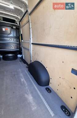 Грузовой фургон Volkswagen Crafter 2020 в 