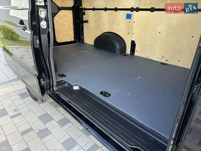 Вантажний фургон Volkswagen Crafter 2019 в Ковелі
