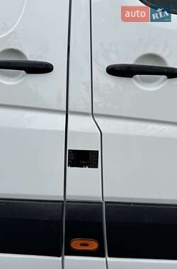 Грузовой фургон Volkswagen Crafter 2014 в 