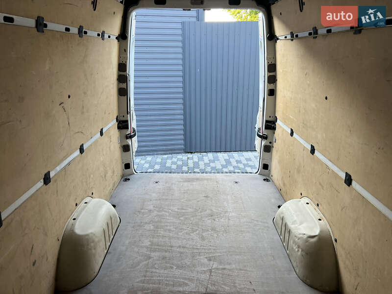 Грузовой фургон Volkswagen Crafter 2014 в Черновцах