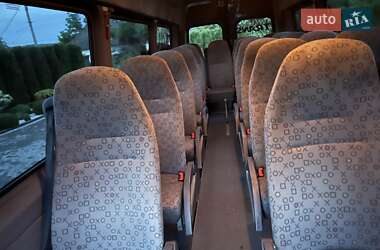 Пригородный автобус Volkswagen Crafter 2010 в 