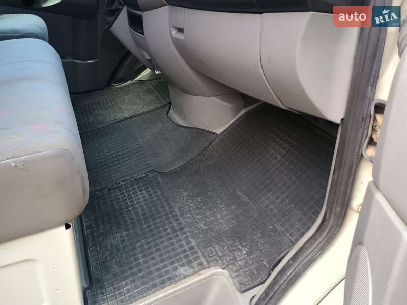 Грузовой фургон Volkswagen Crafter 2006 в Дрогобыче