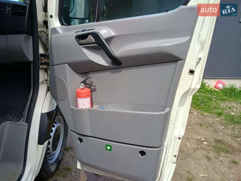 Грузовой фургон Volkswagen Crafter 2006 в Дрогобыче