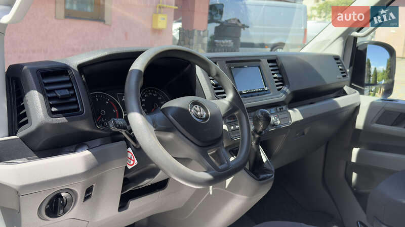 Вантажний фургон Volkswagen Crafter 2017 в Сваляві