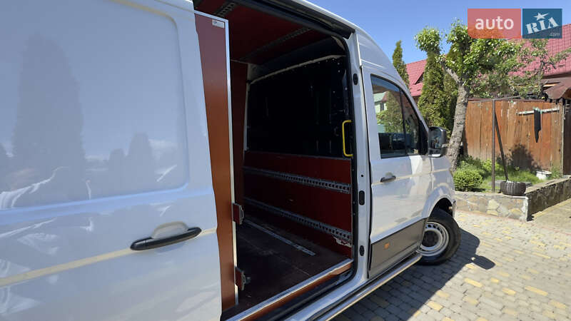 Вантажний фургон Volkswagen Crafter 2017 в Сваляві