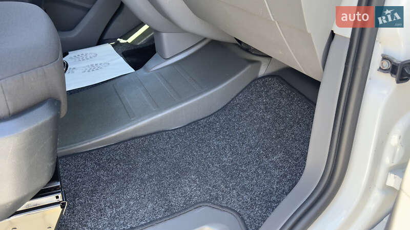 Вантажний фургон Volkswagen Crafter 2017 в Сваляві