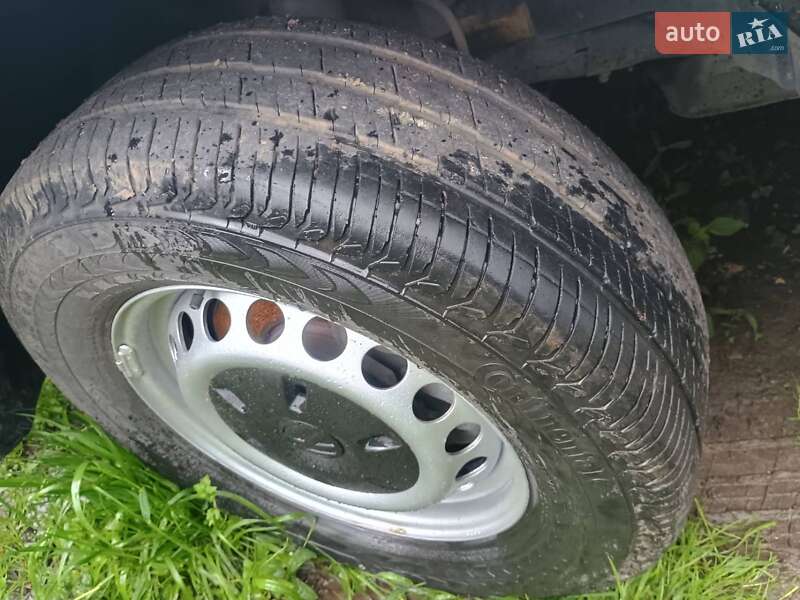 Грузовой фургон Volkswagen Crafter 2006 в Дрогобыче