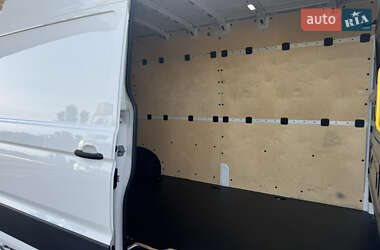 Грузовой фургон Volkswagen Crafter 2021 в 