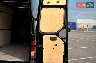 Грузовой фургон Volkswagen Crafter 2020 в 