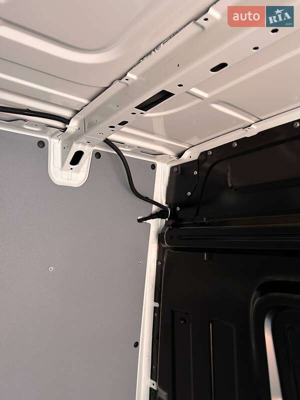 Грузовой фургон Volkswagen Crafter 2023 в Киеве