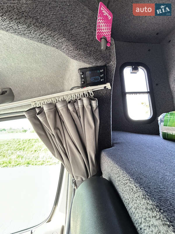 Автовоз Volkswagen Crafter 2012 в Ковелі
