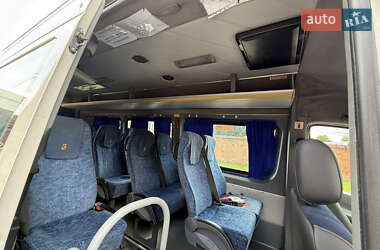 Туристический / Междугородний автобус Volkswagen Crafter 2013 в 