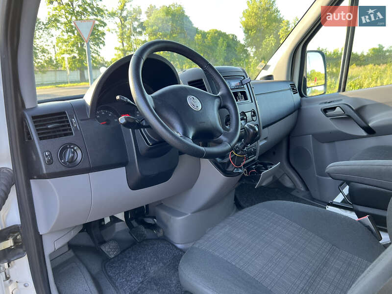 Автовоз Volkswagen Crafter 2011 в Владимире