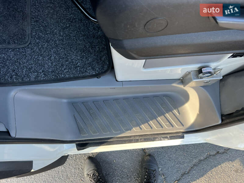 Автовоз Volkswagen Crafter 2011 в Владимире