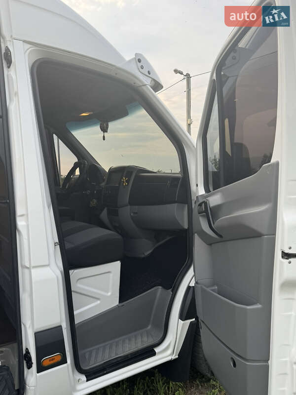 Вантажний фургон Volkswagen Crafter 2014 в Хмельницькому