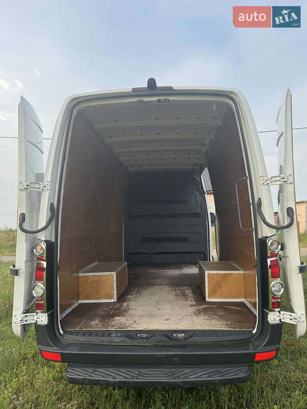 Вантажний фургон Volkswagen Crafter 2014 в Хмельницькому