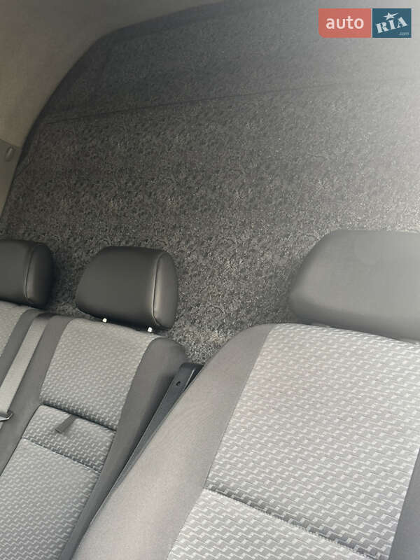 Вантажний фургон Volkswagen Crafter 2014 в Хмельницькому