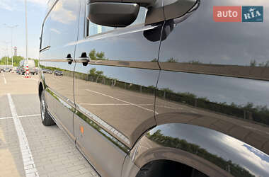 Грузовой фургон Volkswagen Crafter 2022 в 