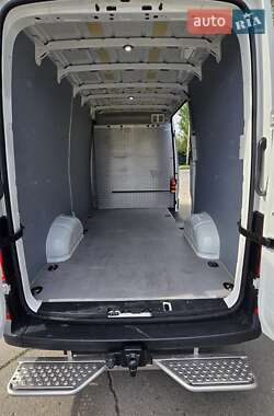 Грузовой фургон Volkswagen Crafter 2021 в 