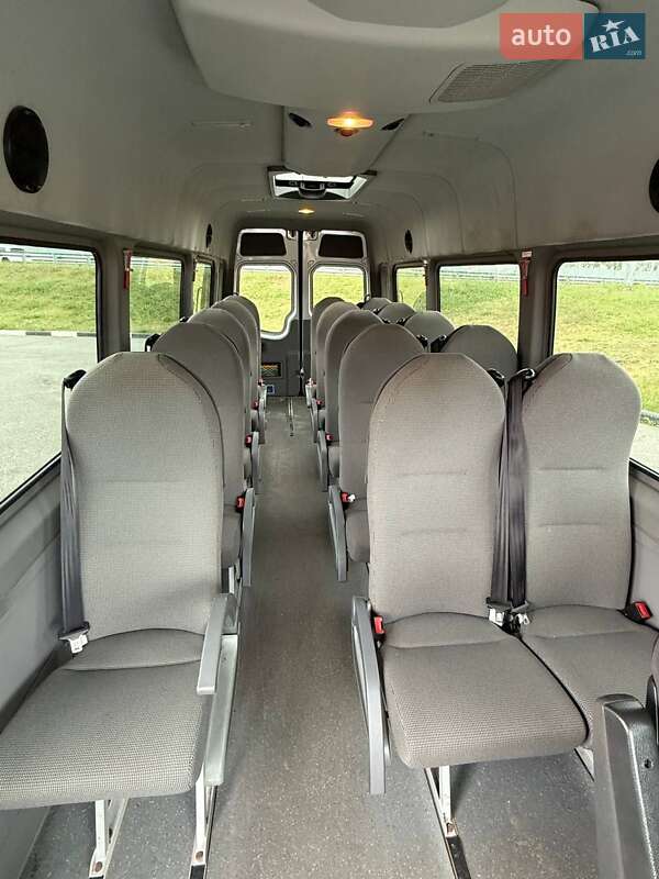 Туристичний / Міжміський автобус Volkswagen Crafter 2012 в Києві