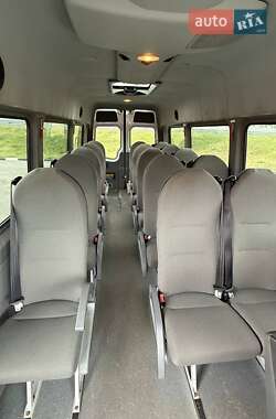 Туристичний / Міжміський автобус Volkswagen Crafter 2012 в 