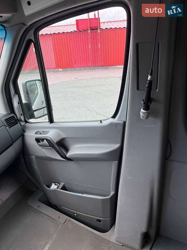 Туристичний / Міжміський автобус Volkswagen Crafter 2012 в Києві
