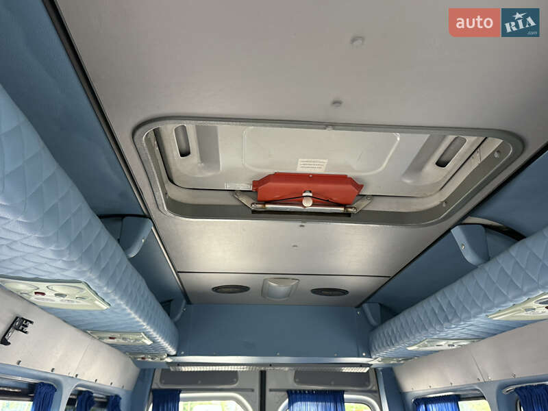 Туристический / Междугородний автобус Volkswagen Crafter 2009 в Староконстантинове