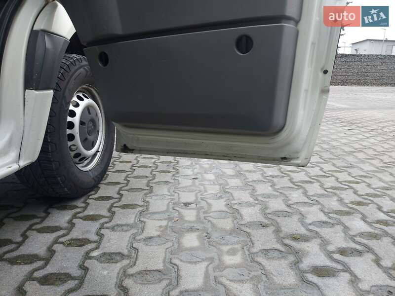 Грузопассажирский фургон Volkswagen Crafter 2007 в Львове