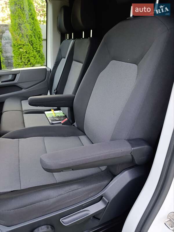 Грузовой фургон Volkswagen Crafter 2019 в Хырове