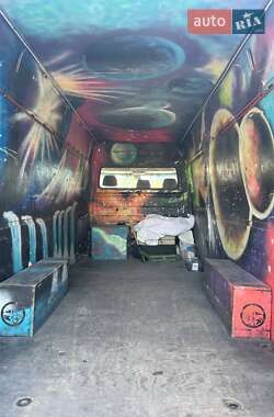 Грузовой фургон Volkswagen Crafter 2011 в 