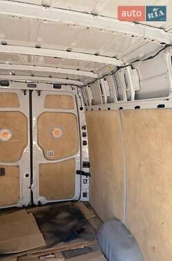 Грузовой фургон Volkswagen Crafter 2013 в 