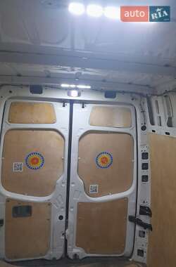 Грузовой фургон Volkswagen Crafter 2013 в 