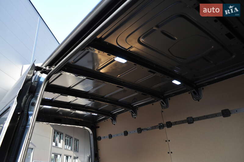 Грузовой фургон Volkswagen Crafter 2020 в Киеве