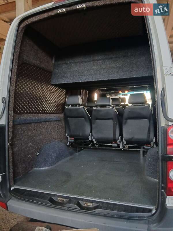 Вантажопасажирський фургон Volkswagen Crafter 2015 в Чернівцях