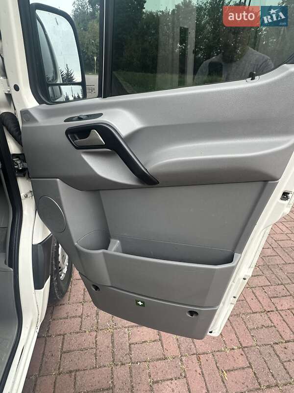 Вантажний фургон Volkswagen Crafter 2009 в Вінниці