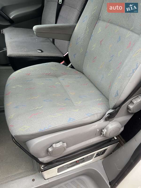 Вантажний фургон Volkswagen Crafter 2009 в Вінниці