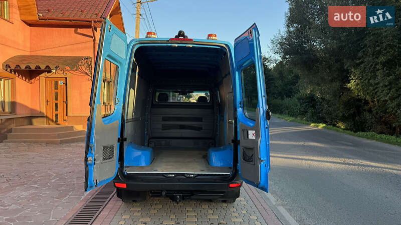Грузовой фургон Volkswagen Crafter 2015 в Сваляве