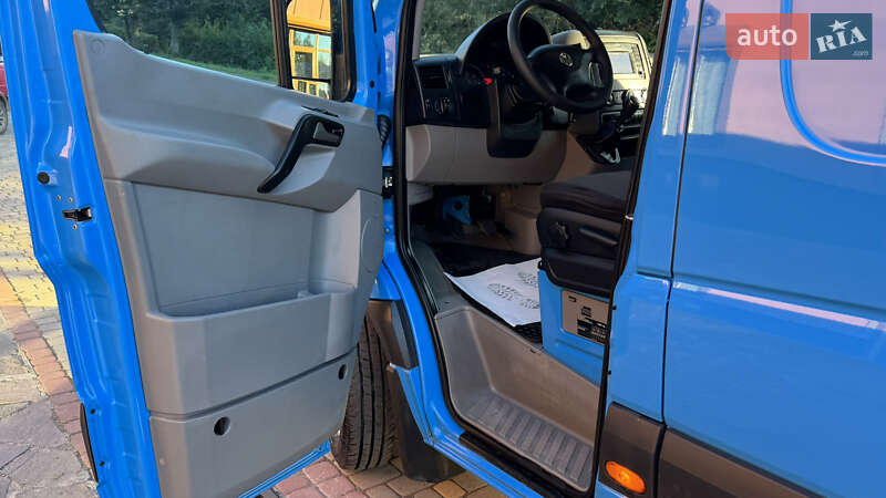 Грузовой фургон Volkswagen Crafter 2015 в Сваляве