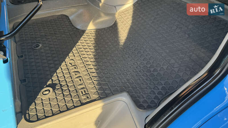 Грузовой фургон Volkswagen Crafter 2015 в Сваляве