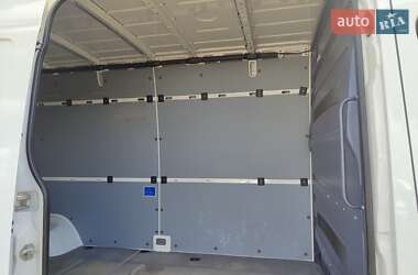 Грузовой фургон Volkswagen Crafter 2015 в 