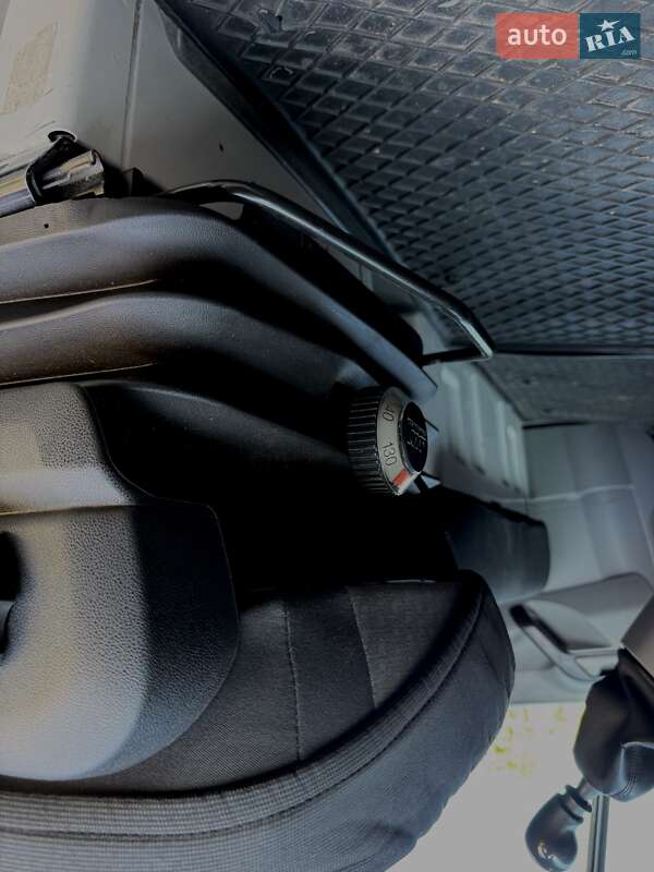 Грузовой фургон Volkswagen Crafter 2012 в Львове